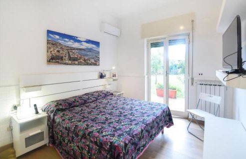 2 Bedroom Cozy Apartment In Napoli - Foto 3