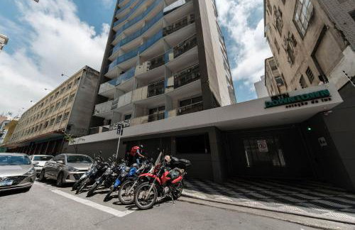 LZ414 - Conforto na Luz: Apto Moderno com Piscina - Foto 28