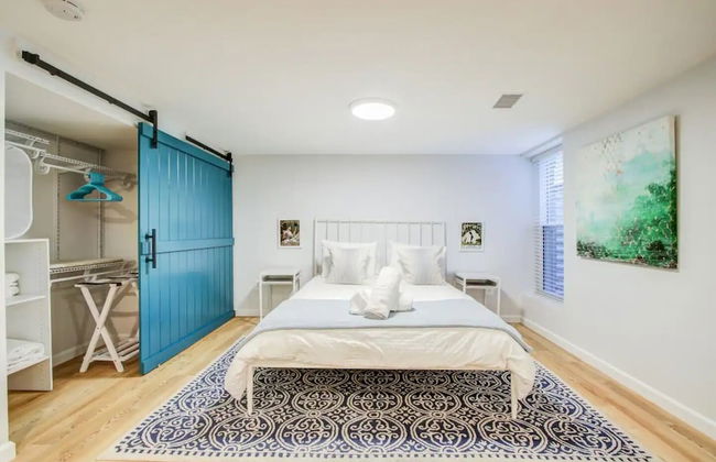 Private Studio in Serene DC Neighborhood - Photo 2