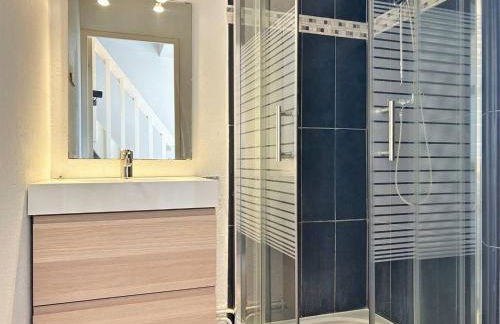 Appartement Duplex 100m Plage, Terrasse, Parking, 4 Couchages - Le Lavandou - FR-1-251-533 - Foto 6