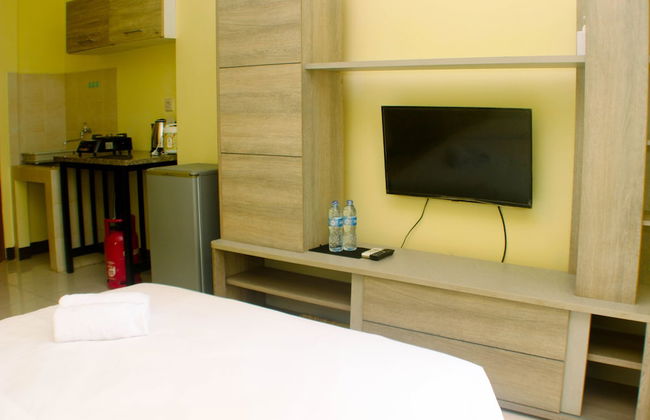 Warm And Homey Studio Room At Maple Park Sunter Apartment - Foto 10