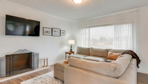 Cozy Mtn-View Retreat with Yard Near Hiking and Golf! - Foto 5