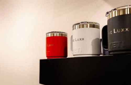 The Luxx - ALL NEW / 4 BD / Poolside / Hot Tub / Lake View - Foto 33