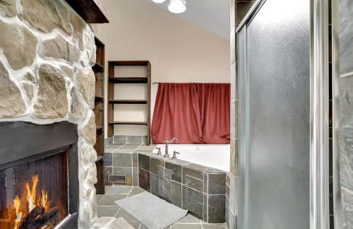 5 Bedroom Suites Hot Tub Jacuzzi Tub & Game Room - Photo 30