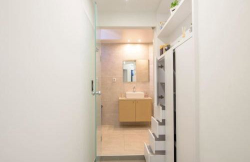 Onar Elegant Beachside Home - Foto 24