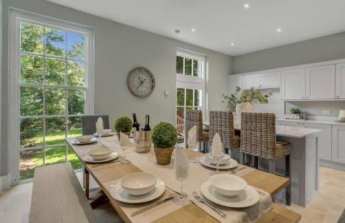 Stylish 4-Bed Apartment in Suffolk l Near Town - Foto 3