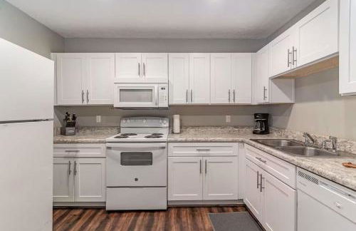 Recently Remodeled - Minutes from Downtown & BNA - Foto 7