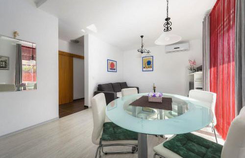 Traumhaftes Apartment nur 500 Meter zum Strand mit Grill, Waschmaschine, Klima - Foto 6