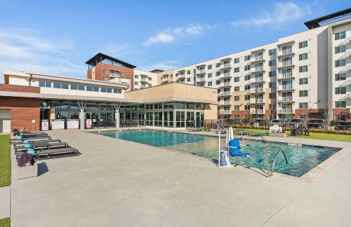 Lodgeur Denton - next to Rayzor Ranch, hospitals, close to UNT - Foto 30