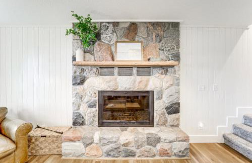 Scenic Cottage with Private Dock on Torch Lake - Foto 5