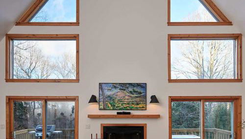 Private Chalet with Fire Pit Deck and Large Yard - Foto 4