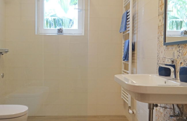 Scenic and Refined Krk Apartment With Terrace - Photo 7