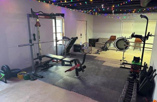 Luxury Masters Rental 5BR 4 Acre Estate Fire Pit Gym 2 Verandas - Foto 4