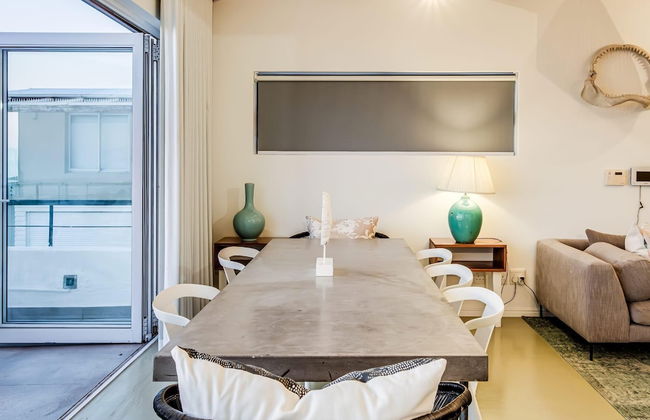 Stylish Holiday Home With Private Pool Ocean Views Jumeirah Blue - Photo 13