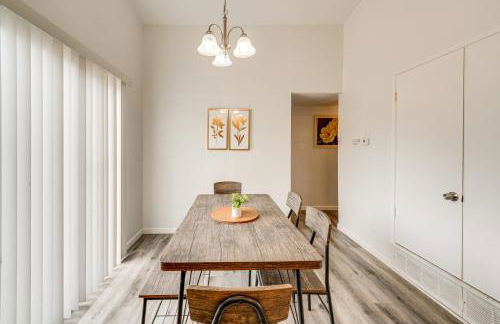 Game Room and Patio Family Home in The Colony! - Foto 7