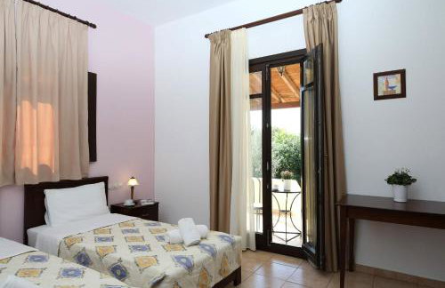 Palirria Hotel & Studios - Photo 61