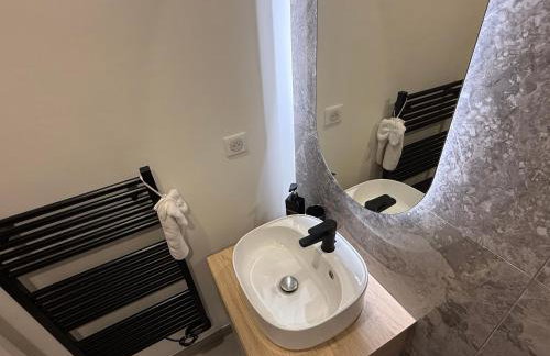 Cocon rénové près du tram - Photo 25