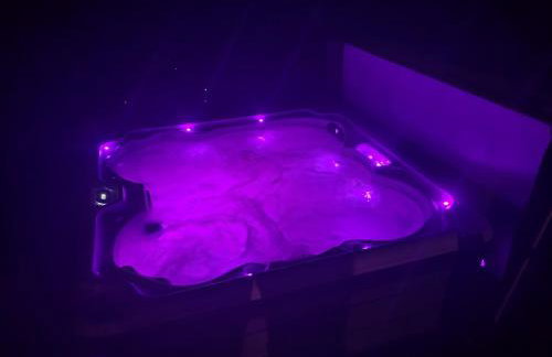 The Cub Hill Chalet - Private Lakefront with Spa! - Foto 11