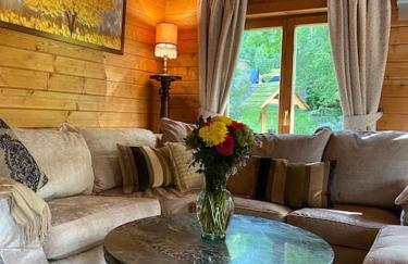 3 Bedroom Lodge Hotub pool in Horsley Surrey UK - Photo 43