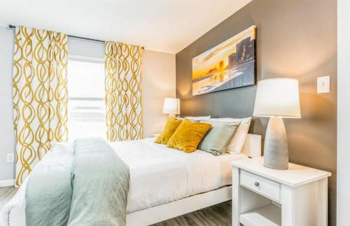 Next to Convention Center, Dave and Busters and Shops with parking - Foto 8