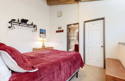 Escape to The Summit - Pool & HT Next Door - Foto 32