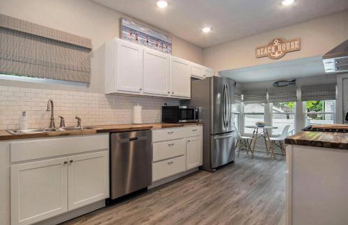 Palmer House Retreat - A Great Muskegon Getaway! - Photo 8