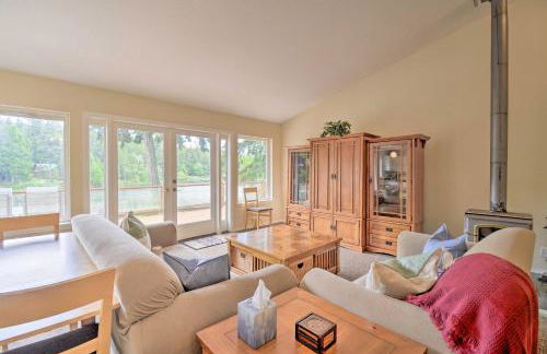 Anderson Island Retreat with Lakefront Deck and Canoe! - Foto 6