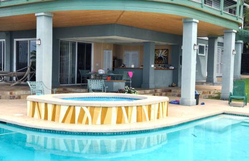 Affordable Luxury on One Acre - Foto 30