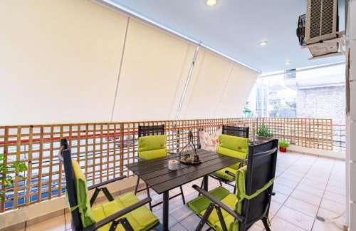 Colorful city apartment - Photo 3