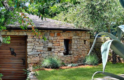 Villa Liberta - Private Family Villa with Pool & Garden - Photo 23