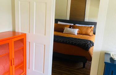 The Eastsider near Frost Bank Center Alamodome Convention Center and more - Foto 37