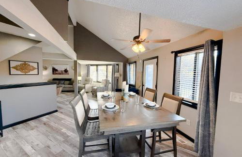 Lakefront Home-3BD25BADockGrillFirepitPool - Foto 60