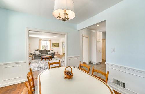 Bright Home Near Pine Lake with Deck and Yard - Foto 6