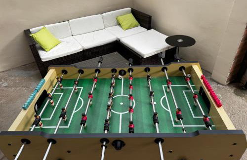 Located in the peaceful NG8 Wollaton , Perfect for Business Trips & Family Holidays or working proffesionals-long term deals, M1 Nearby , Free Parking , Private Garden , 500Mb Wi-Fi , Netflix - Foto 55