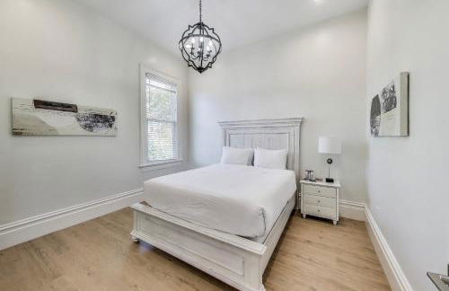 West Oakland Charm 5br4ba AC WD - Photo 2