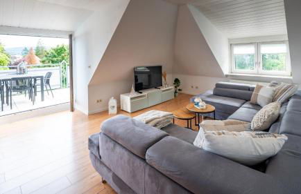 Stilvolle Dachgeschosswohnung - Foto 1