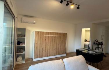 Fully renovated studio, steps from beach with a sunny terrace and free wifi - Foto 7