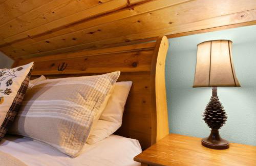 Whispering Pines - Cabin w hot tub - Foto 42