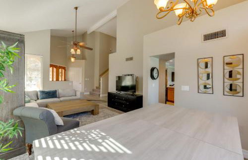 Lakefront Living! Huge Phoenix Home with Pool Table - Foto 9