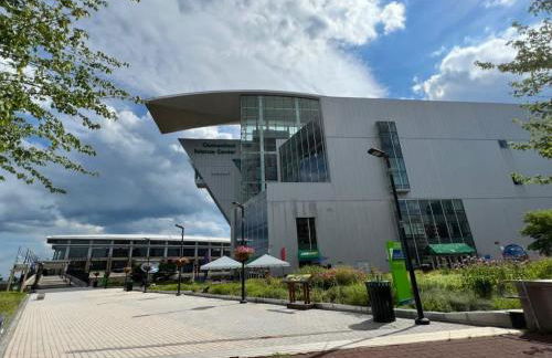 City Charm Walk to Trinity & Hospital with Parking - Foto 23