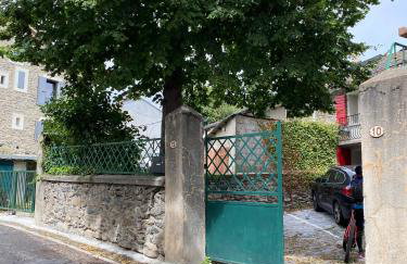 Maison Familiale Style Chalet - Centre village - Foto 14