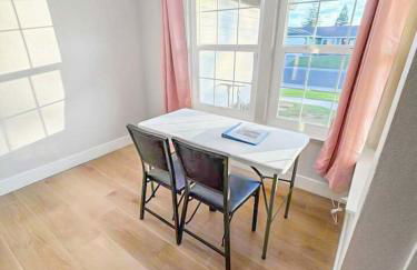 Spacious 4BR Family Home Free Parking, Fast WiFi, Near Galleria & Fountains - Foto 22