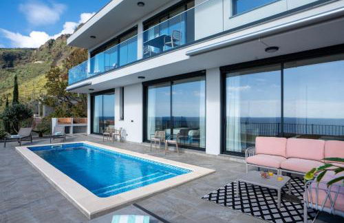 Villa La Perla by LovelyStay - Photo 3