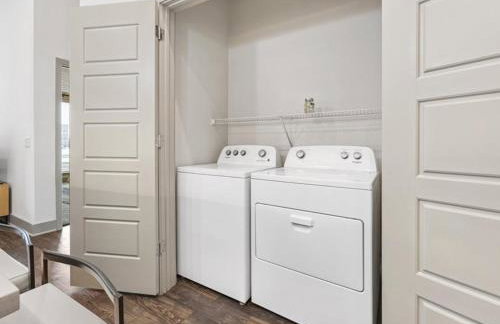 Serene Frisco Apt with Pool, EV Charger and Gym - Foto 18