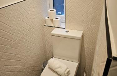 The Rocky Luxe - 4 Bedrooms - Parking - Sleeps 8 - Foto 18