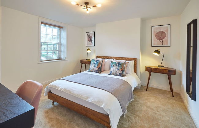 Host Stay Dunsley Chapel - Photo 26