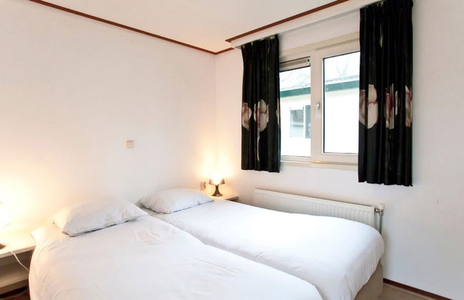 2 bedroom House in Arnhem with swimming pool and garden - Photo 1