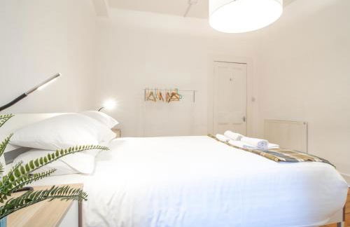 Stylish & Charming Retreat for 2- City Centre! - Pass the Keys - Foto 20