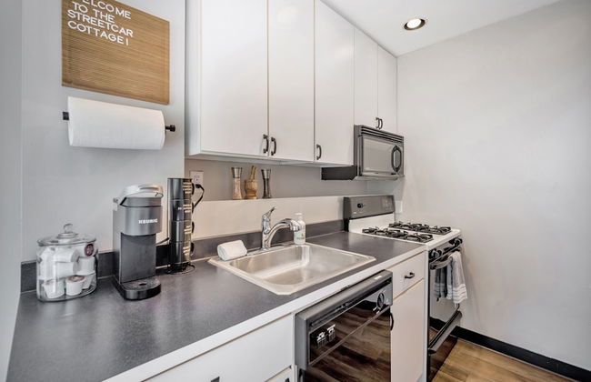 Cozy Cottage In The Heart Of Hyde Park 1 Bedroom Home by RedAwning - Photo 5