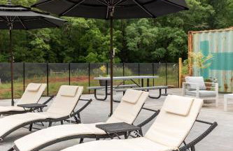 Cozy Country Poolside Getaway, 2BR, Near ATL - Foto 7